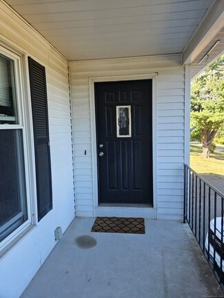 Building Photo - 49 Long Meadow Dr