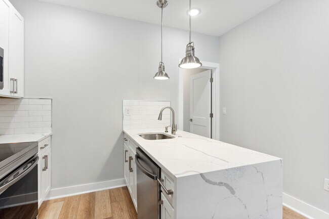 Building Photo - 1909 E Huntingdon St