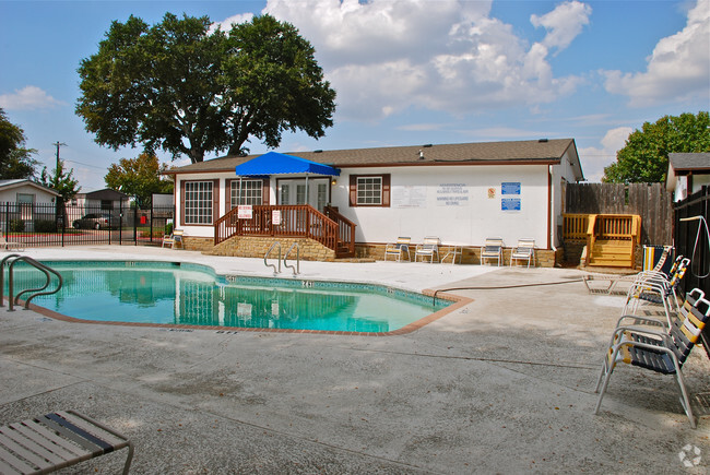 Foto del edificio - Cottonwood Grove