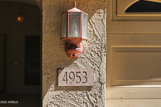 Building Photo - 4953 S Moss Dr