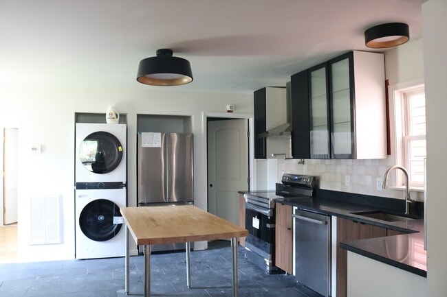 Foto del edificio - 806 Jessamine St