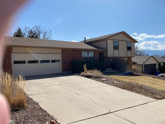 Building Photo - 5125 Thistle Ct