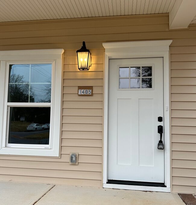 Building Photo - 1405 Barnett St