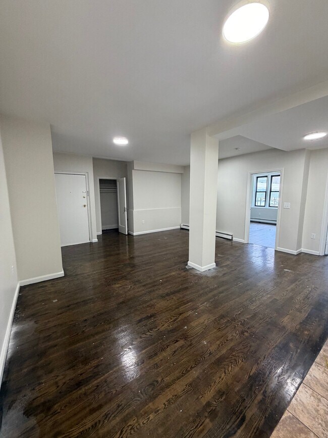 Foto del edificio - 150 S Harrison St