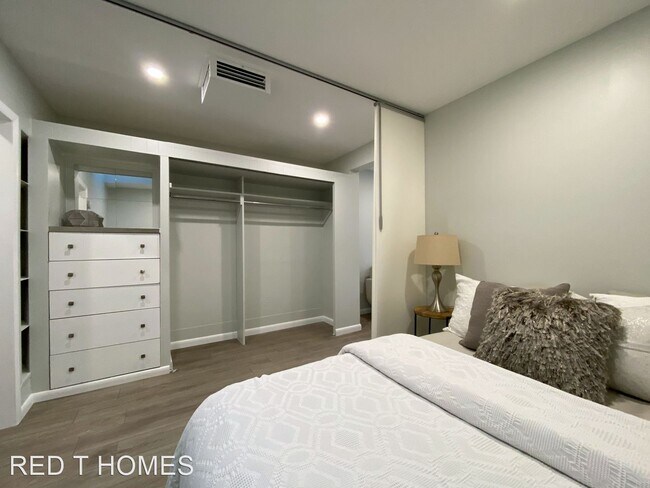 Studio, 1 bath House - 122 W Bayaud Ave - 4