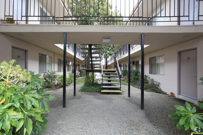 Building Photo - ReNew Arden