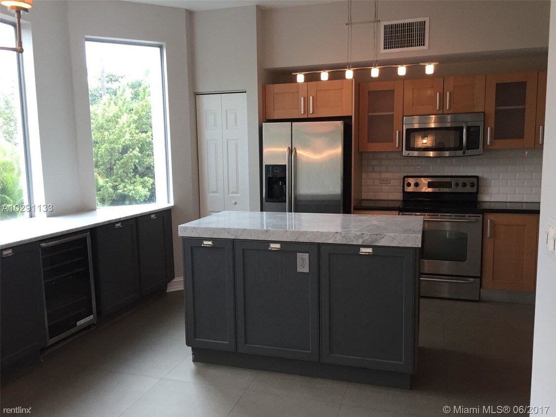Foto principal - 2138 Van Buren St