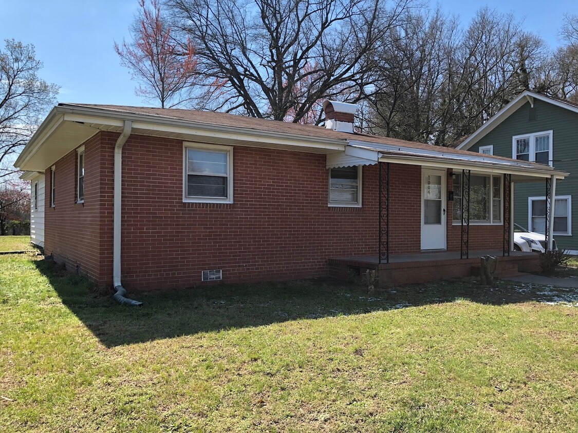 Primary Photo - Classic 3 BR Brick House close to I-85 and...