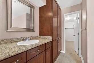 Building Photo - 7403 Shady Vale Ln