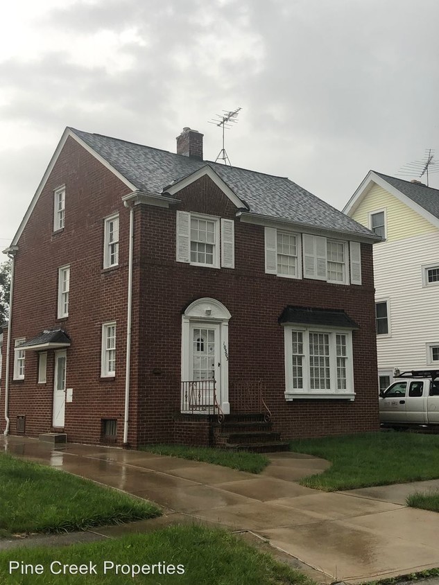 Primary Photo - 3 br, 1.5 bath House - 10303 Russell Ave.