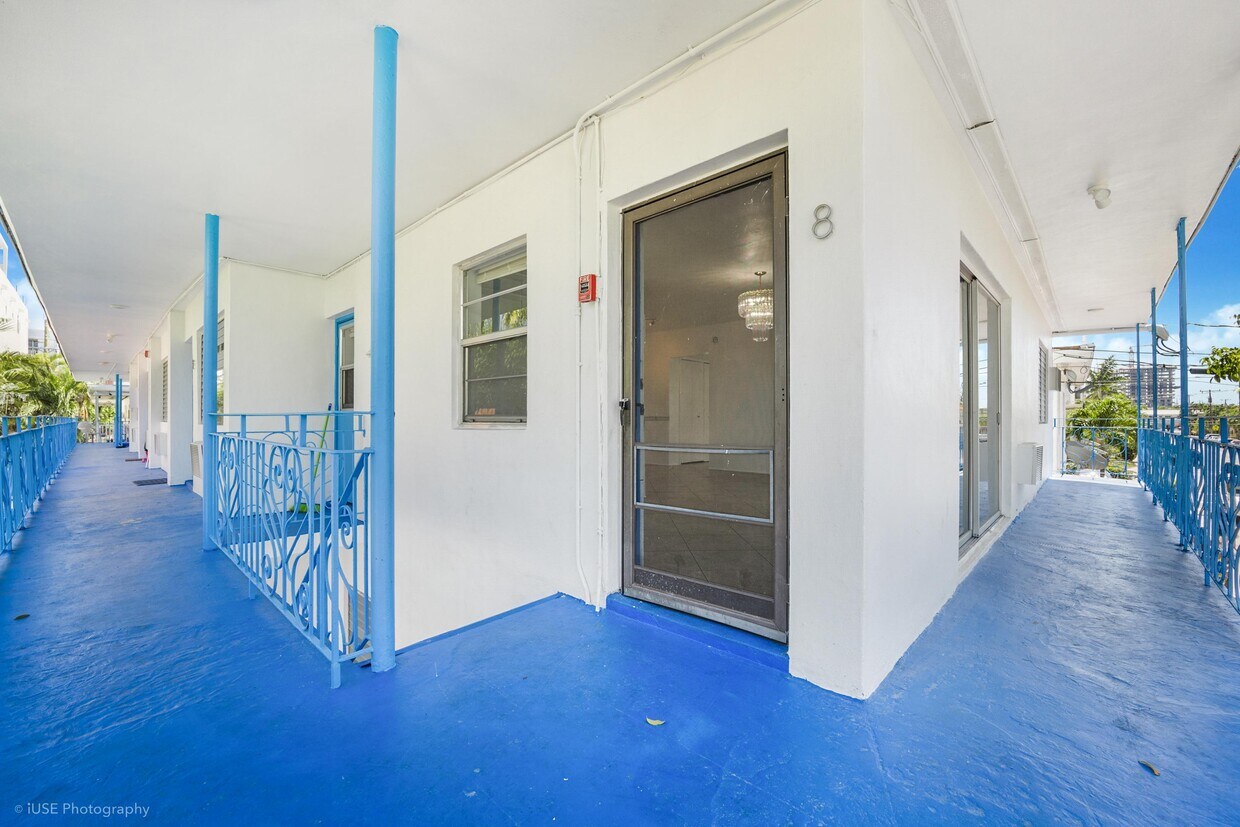 Building Photo - 7717 Byron Ave