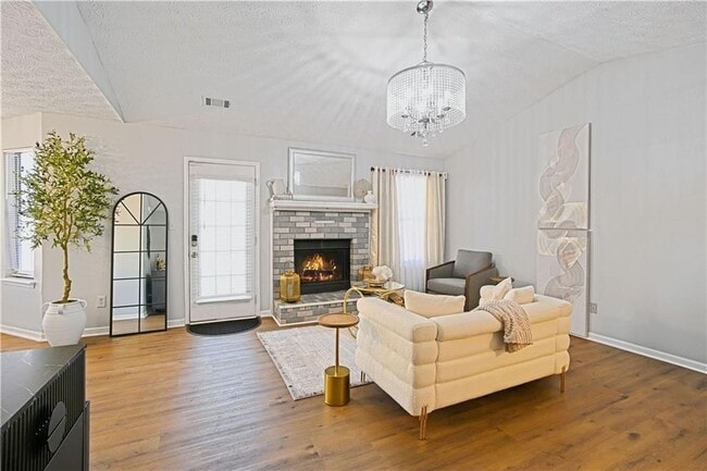Foto del edificio - 1528 Carriage Ln
