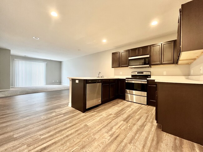 Foto del edificio - Riverstone Townhomes