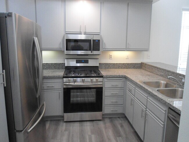 Brilliant Cocina mejorada - 3160 Puesta Del Sol Ct