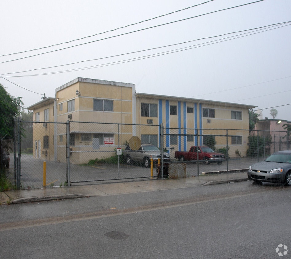 Primary Photo - 70 NW 77th St