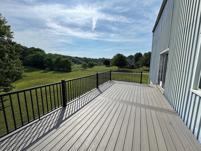 Foto del edificio - 1482 Hendersonville Rd
