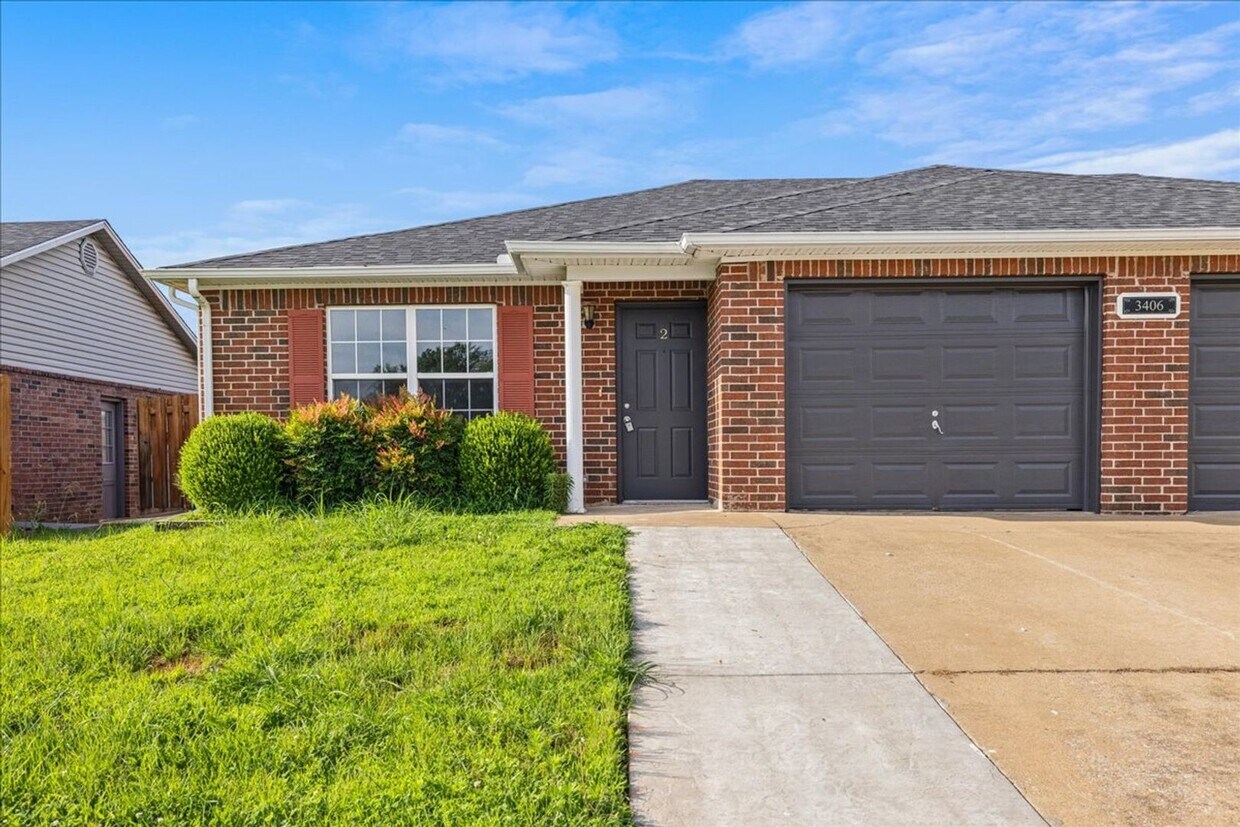 Primary Photo - 3406 SW Landau Ct