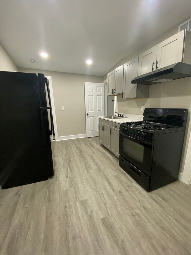 Foto del edificio - 1523 W Lexington St