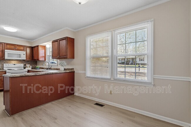 Building Photo - 214 Mayodan Dr