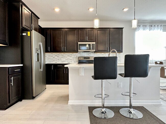 Building Photo - Two-Story Home Available in Davenport!
