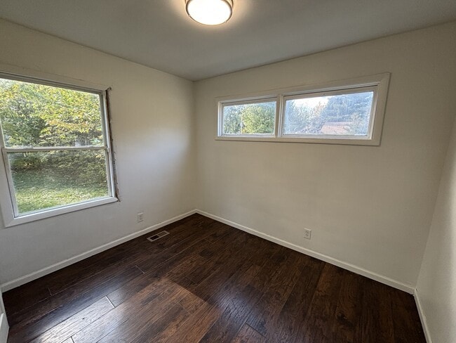 Building Photo - 5225 W 4th Ave