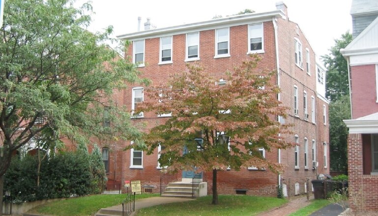 Foto principal - 802 N Franklin St