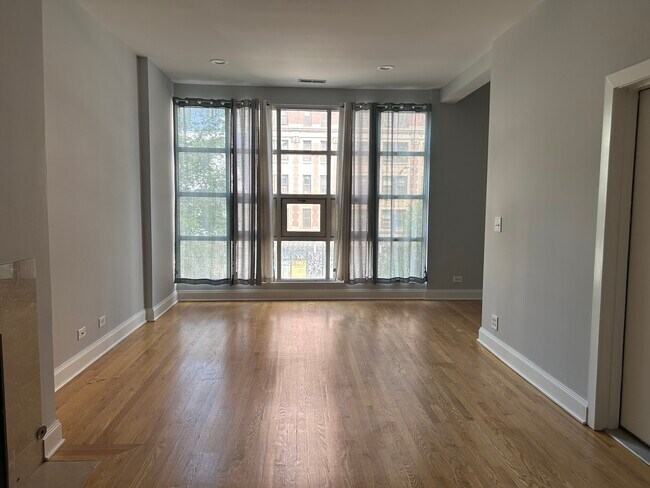 Foto del edificio - 1154 N Dearborn St
