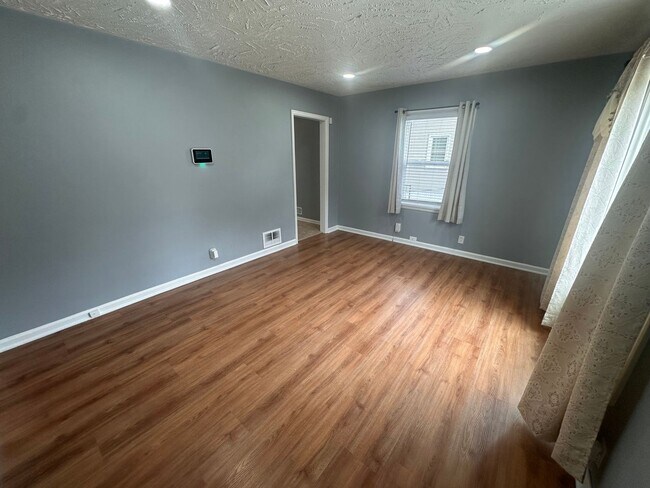 Foto del edificio - 2130 S 47th St