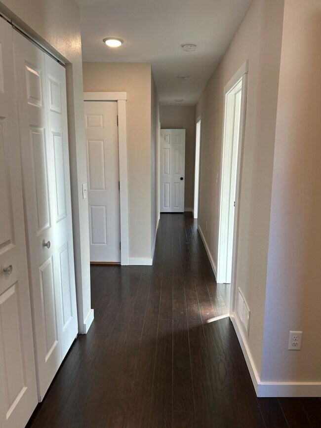 Foto del edificio - 1638 B Ave NE