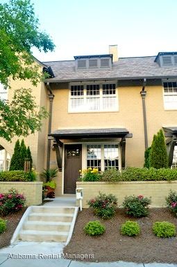 Primary Photo - 208 Barristers Ct