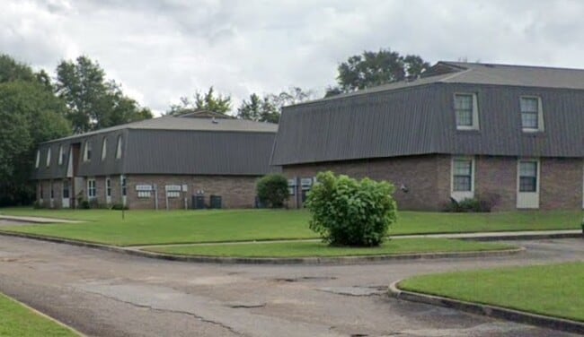 Building Photo - 626 N State Hwy 103