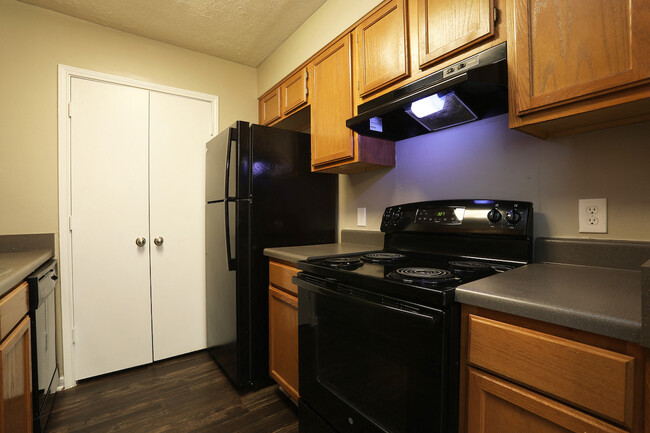 Fully-Equipped Kitchen - Woods of Post House