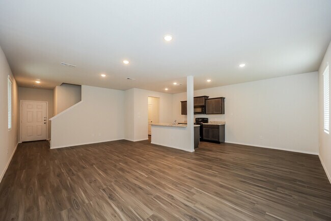Building Photo - 1305 Ester Ln