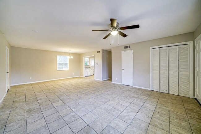 Foto del edificio - 693 Aldrich St NE