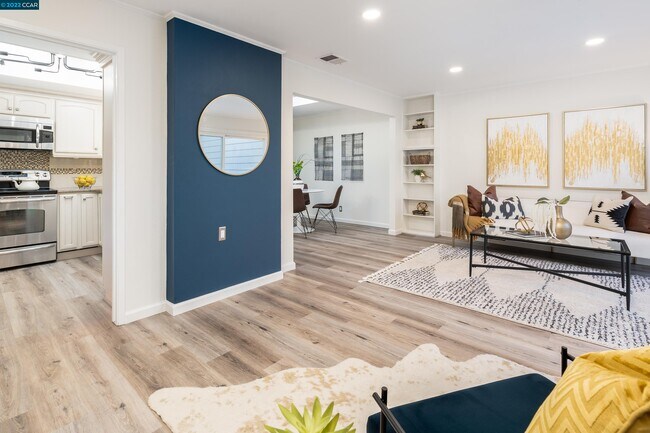 Building Photo - 63 Serene Ct