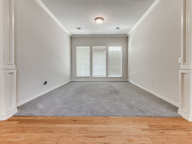 Foto del edificio - 4 Bed / 3.5 Bath / + Study / 3 Car Garage ...