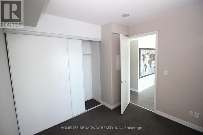 Photo du bâtiment - 165 Legion Rd N