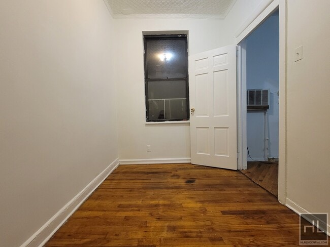 Building Photo - Spacious 1 Bedroom in East Harlem