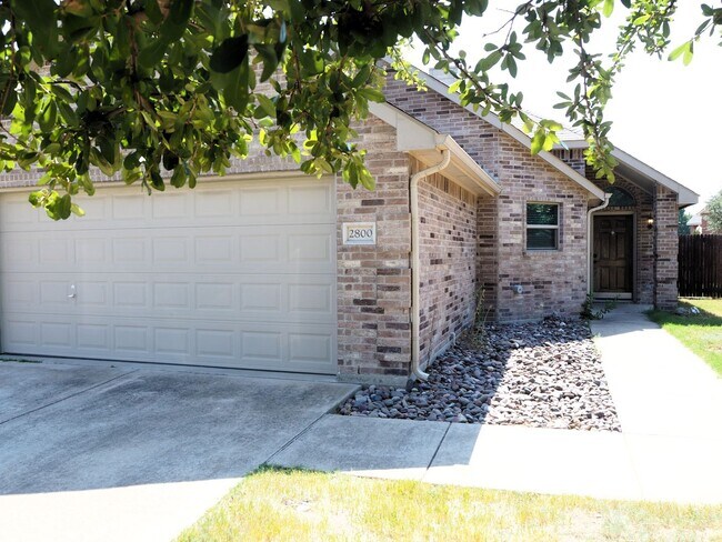 Foto del edificio - 3 Bed 2 Bath in Denton
