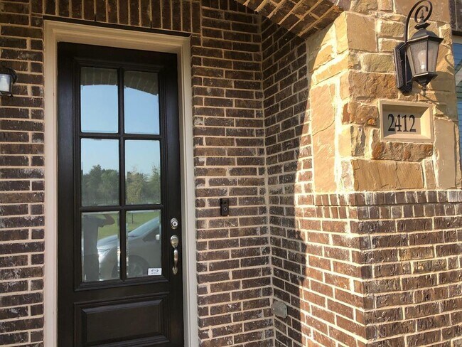 Building Photo - 2412 Holland Grove
