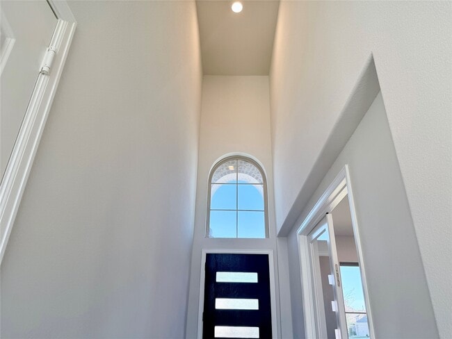 Building Photo - 10503 Shining Dawn Wy