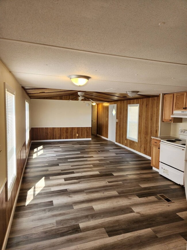 Building Photo - 1018 Aaron Ln