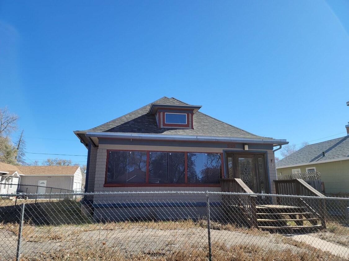 Primary Photo - 3129/3131 Reed Ave