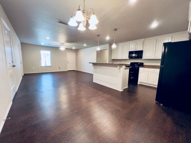 Building Photo - 3/2/2 Located in Lubbock-Cooper ISD