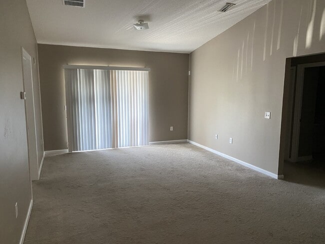 Building Photo - FOR RENT:  3BR 2BA 2ND FLOOR CONDO IN THE ...