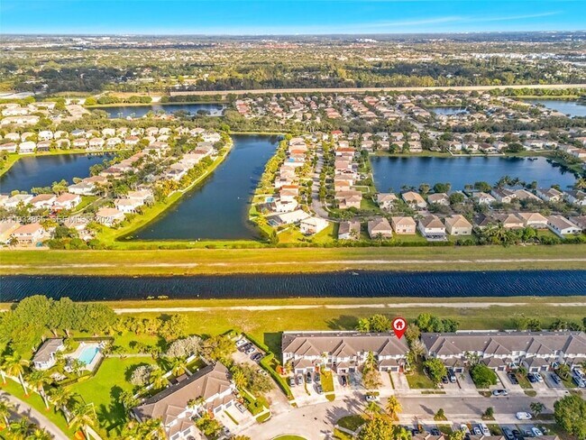 Foto del edificio - 12925 SW 49th Ct