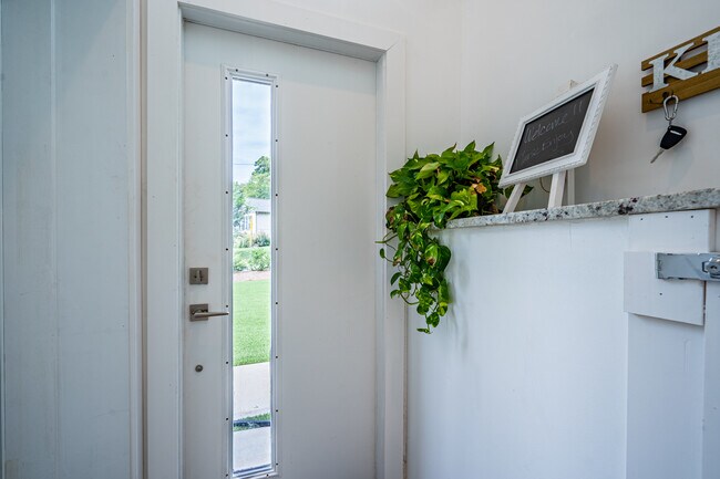 Foto del edificio - 977 Citadel Dr NE