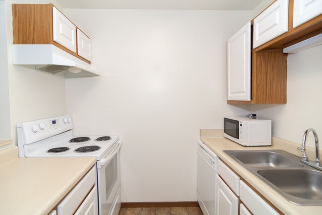 Building Photo - Ridgewood Heights Apartments
