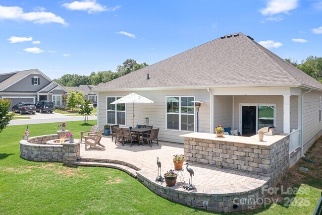 Foto del edificio - 5058 Antebellum Dr