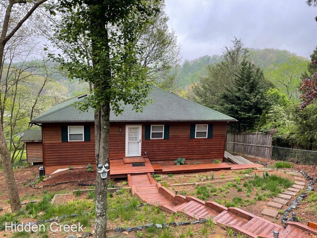 Building Photo - 4 br, 3 bath House - 282 Charles Street